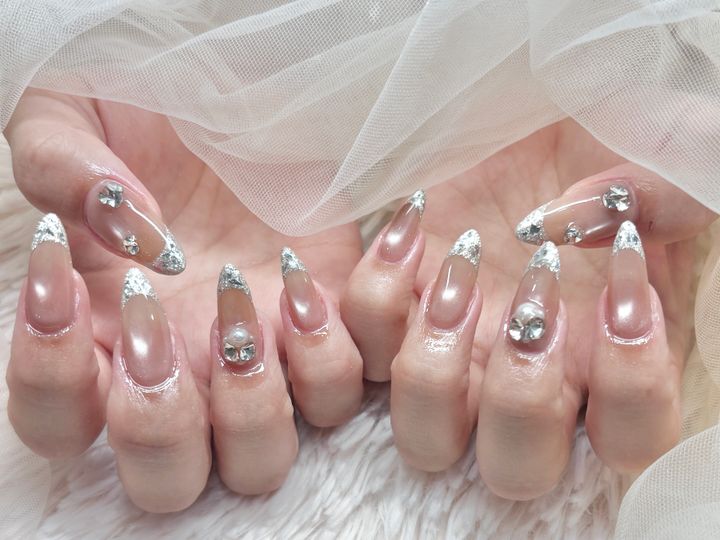 肌色診断：イエローベース・ブルーベース別色選びのイメージ