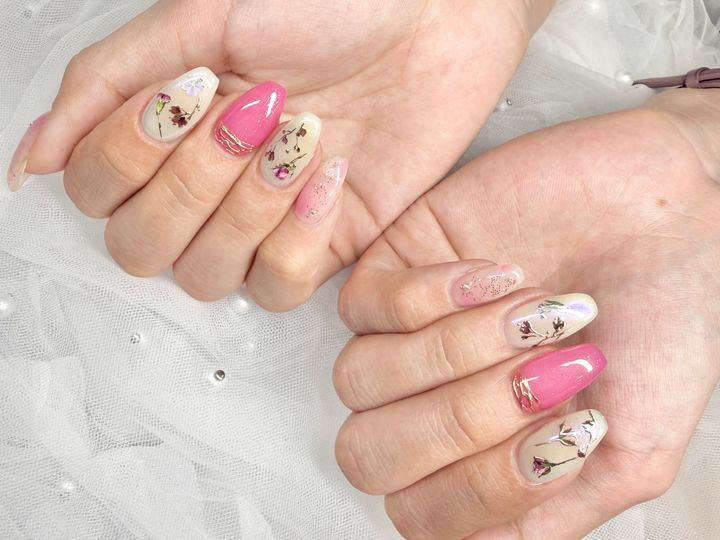 シーン別｜くすみ色ネイルの配色・デザイン提案のイメージ