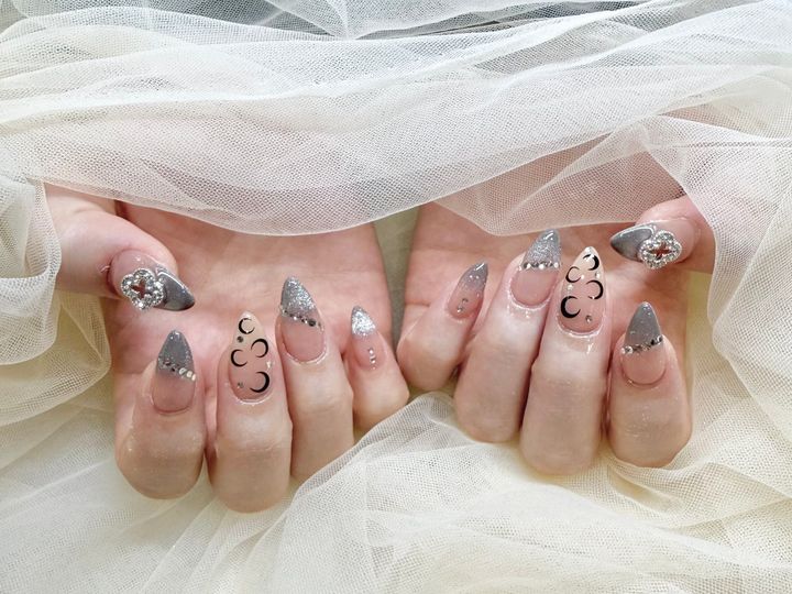 手を美しく見せるネイル形の秘密のイメージ