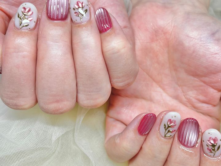 セルフネイルでのドット描画テクニックのイメージ