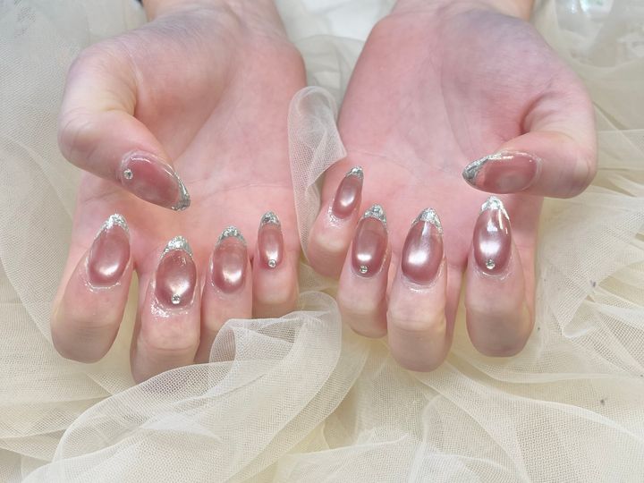 トレンドを取り入れた最新ドット柄スタイルのイメージ