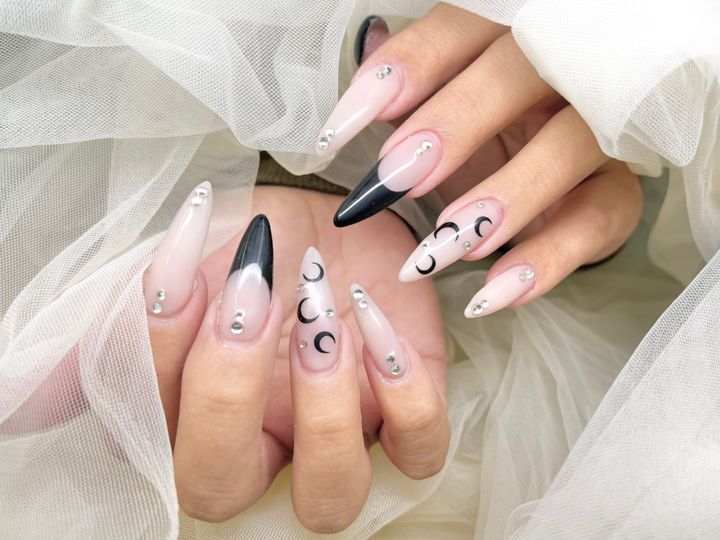 NICENAILでのイエロー系ネイル施術のイメージ