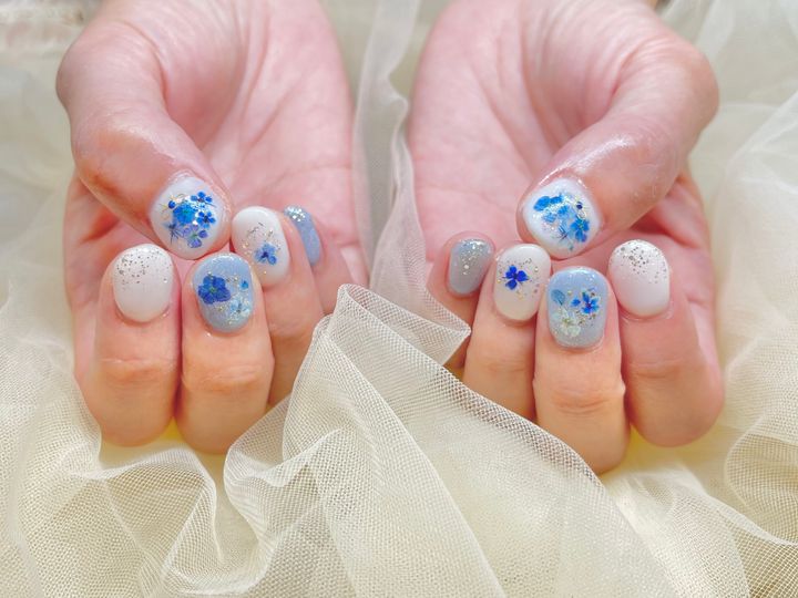 ベースカラーと爪の形：水滴ネイルが「映える」組み合わせのイメージ