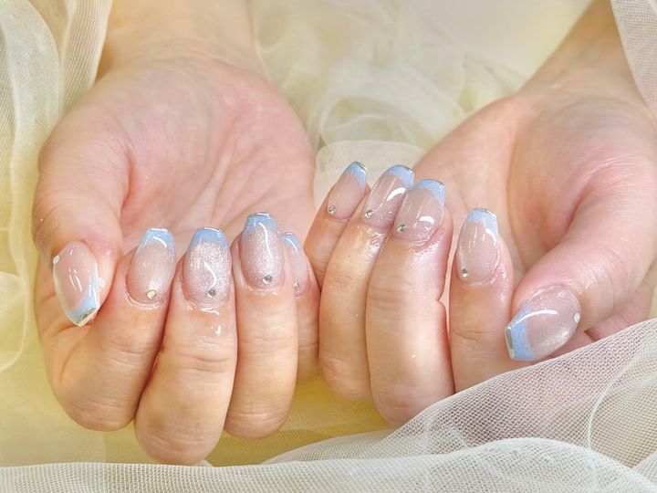 シェルネイルって、夏にこんなに映えるんですのイメージ