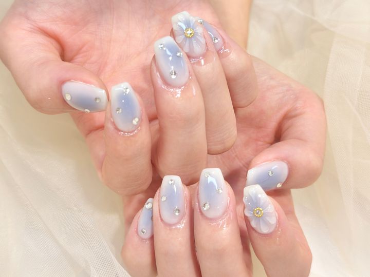 セルフケアとサロンケアの決定的な違い——甘皮処理と「土台」の話のイメージ