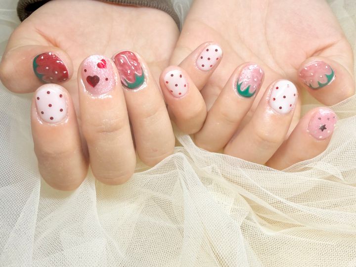 肌色別・どちらのマグネットネイルが似合う？のイメージ