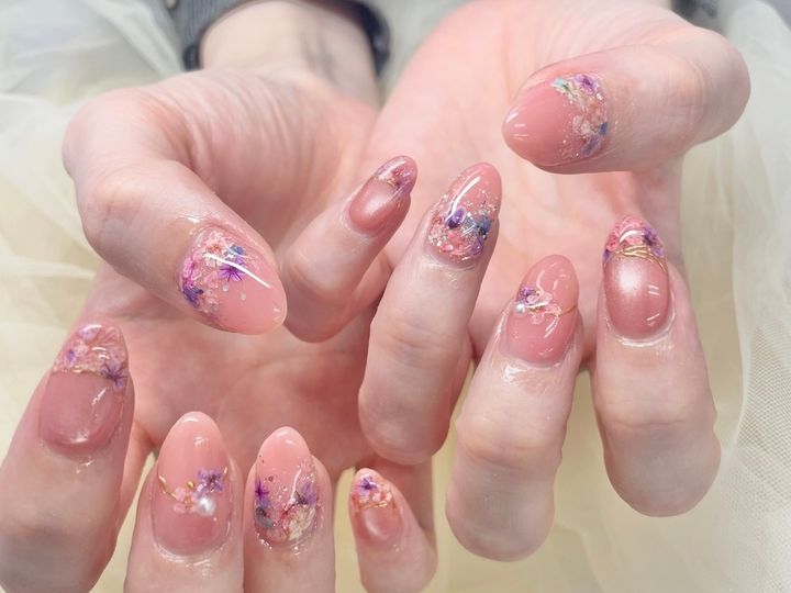 育爪サロンを「秋スタート」に選ぶ人が増えているワケのイメージ