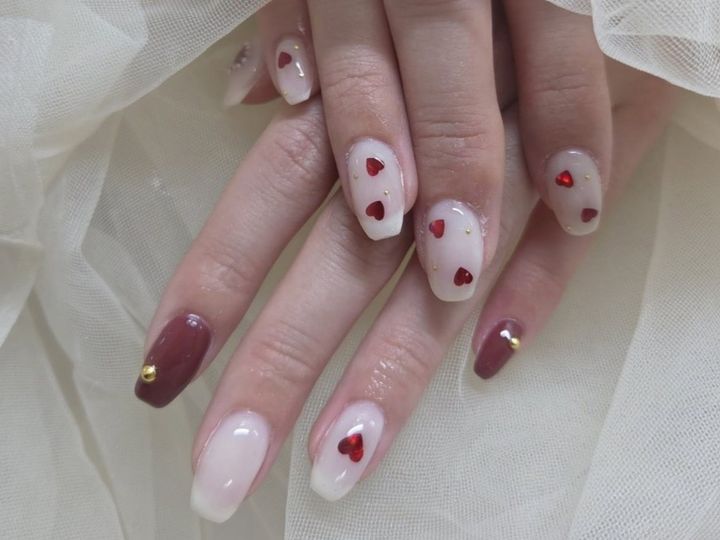 夏のフットネイルはなぜハンドより長持ちするのかのイメージ