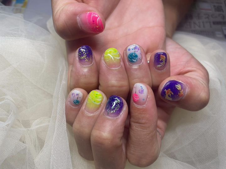 秋冬ネイルで「深みカラー×透け感」が垢抜ける理由のイメージ