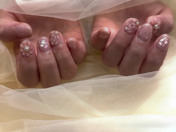 ピンクフラワービジューネイル｜フラワーネイル・ビジューネイル・ガーリーネイル・春ネイル