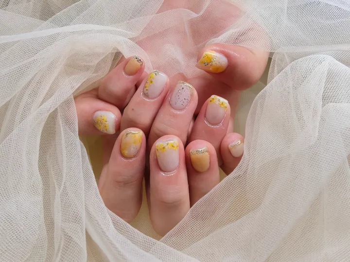 フラワーニュアンスフレンチ｜ドライフラワーネイル・フレンチネイル・ニュアンスネイル・春ネイル