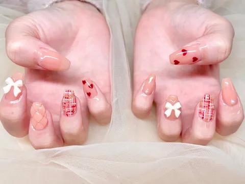 ピンクのフラワー＆チェック｜フラワー、チェック、ニュアンス、ピンク、レッド、可愛い、上品・大人