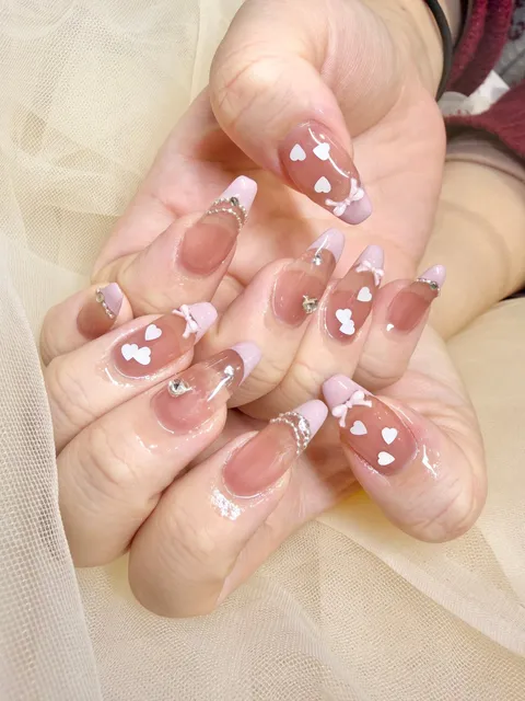 くすみピンク×ハートのフレンチ｜ハート、フレンチ、ピンク、ホワイト、可愛い、ブライダル