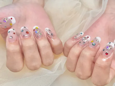 透明感ピンクのストーン&ラメ｜ニュアンス、ビジュー・ストーン、ラメ・グリッター、ピンク、ホワイト、クリア、可愛い