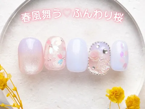 淡ピンク×薄紫の春の桜ネイル｜フラワー、ニュアンス、ビジュー・ストーン、ピンク、パープル、ホワイト、可愛い、上品・大人
