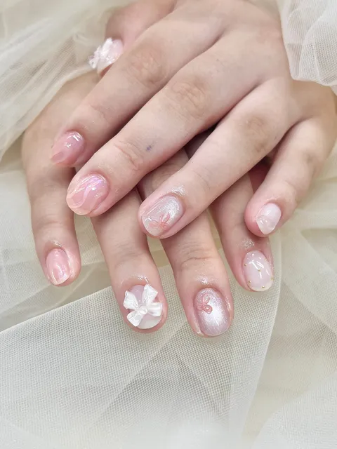 淡いピンクの花柄ネイル｜フラワー、ピンク、可愛い、上品・大人