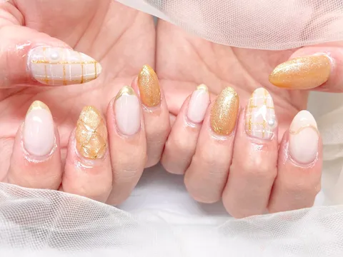 淡いピンクとゴールドのニュアンス｜ニュアンス、ラメ・グリッター、ピンク、ゴールド、上品・大人、可愛い