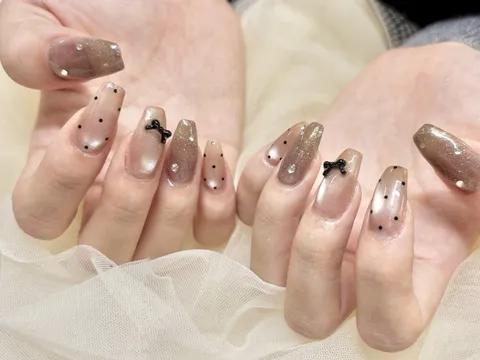 ベージュのニュアンスドット＆リボン｜ニュアンス、ドット、リボン、ベージュ、ブラウン、上品・大人、可愛い