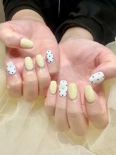 ベージュドット｜ドット、ベージュ、可愛い、上品・大人
