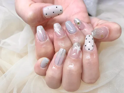 ラベンダーピンクのドット×ラメ｜ドット、ラメ・グリッター、ピンク、グレー・グレージュ、可愛い、シンプル