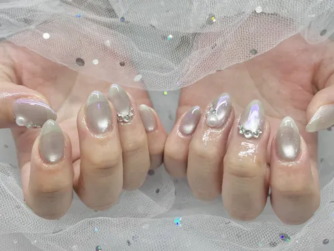 クリアベースのミラー・クロームネイル｜ミラー・クローム、クリア、上品・大人