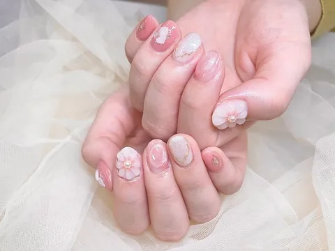 ピンク×ホワイトのグラデーション花柄｜グラデーション、フラワー、ピンク、ホワイト、ブライダル、上品・大人