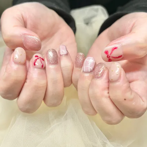くすみピンクのグラデーション×ローズ｜グラデーション、ラメ・グリッター、フラワー、ピンク、ベージュ、ゴールド、可愛い、上品・大人
