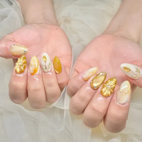 ゴールドミラーの花イラストネイル｜ミラー・クローム、フラワー、ゴールド、ベージュ、上品・大人