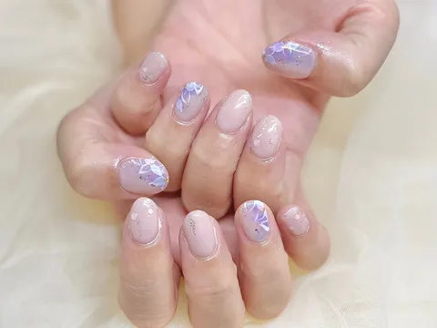 ヌーディーピンクの紫花ニュアンス｜フラワー、ニュアンス、ベージュ、ピンク、パープル、上品・大人、可愛い