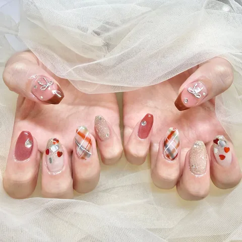 ニュアンス×押し花×チェック柄ミックス｜グラデーション、チェック、押し花、ドット、ニュアンス、ベージュ、ピンク、レッド、上品・大人、可愛い