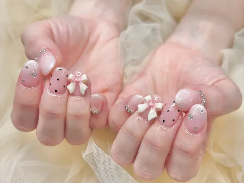 ライトピンクのリボン＆ビジュー｜リボン、ビジュー・ストーン、ドット、ピンク、ブライダル、上品・大人