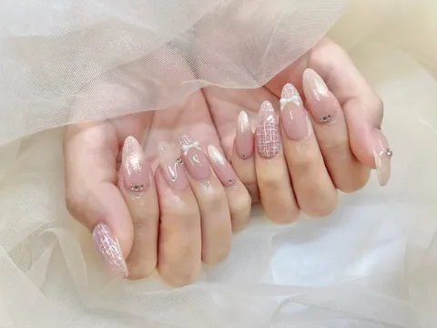 ピンク×白グラデーションのチェック｜グラデーション、チェック、ピンク、ホワイト、ブライダル、上品・大人