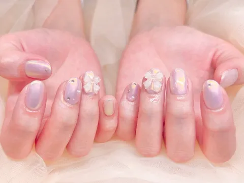 淡いピンクのグラデーション×ラメ｜グラデーション、ラメ・グリッター、ピンク、ベージュ、上品・大人、シンプル