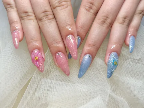 ピンク×紫のラメ・グリッター花柄｜ラメ・グリッター、フラワー、ピンク、パープル、ブルー、可愛い