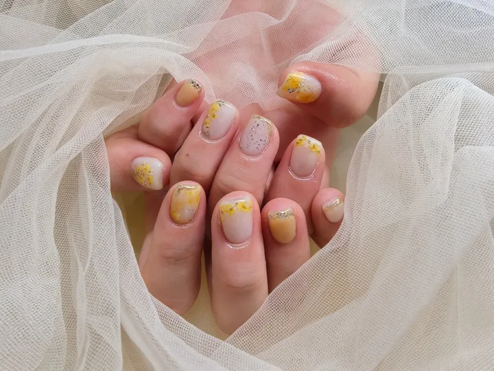 フラワーニュアンスフレンチ｜ドライフラワーネイル・フレンチネイル・ニュアンスネイル・春ネイル