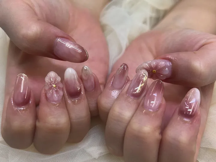 ピンクフラワーゴールド｜フラワーネイル・ニュアンスネイル・グラデーションネイル・春ネイル