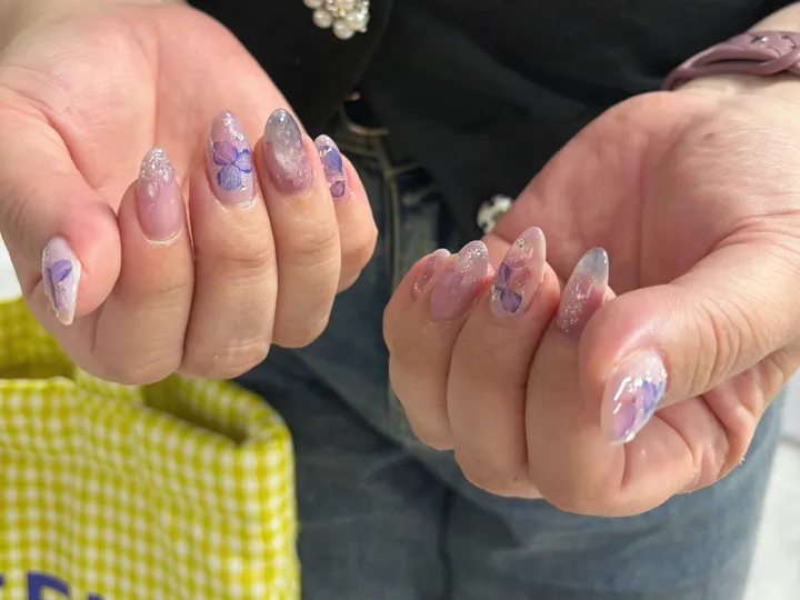 パープルフラワーラメニュアンス｜フラワーネイル・ニュアンスネイル・キラキラネイル・春ネイル