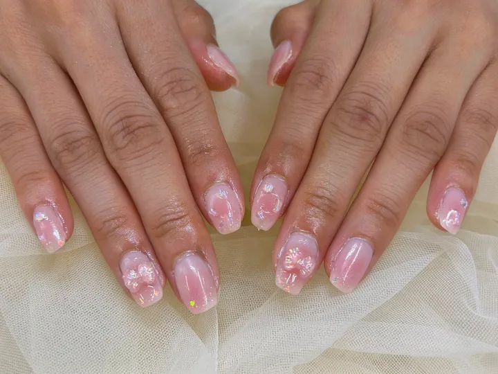 ピンクオーロラ立体フラワー｜フラワーネイル・ニュアンスネイル・キラキラネイル・春ネイル