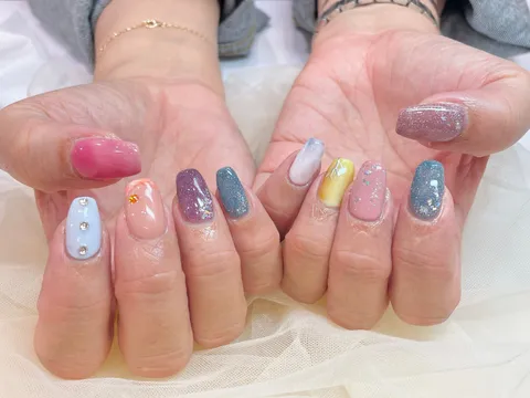 マルチカラーのラメグリッター｜ラメ・グリッター、ワンカラー、ピンク、パープル、イエロー、ブルー、ホワイト、可愛い、個性的