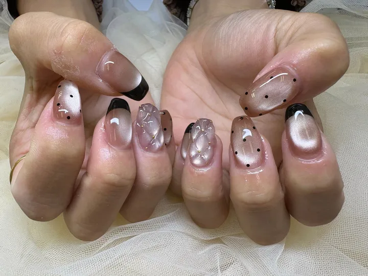 黒フレンチドット｜フレンチネイル・ドットネイル・ニュアンスネイル・デートネイル