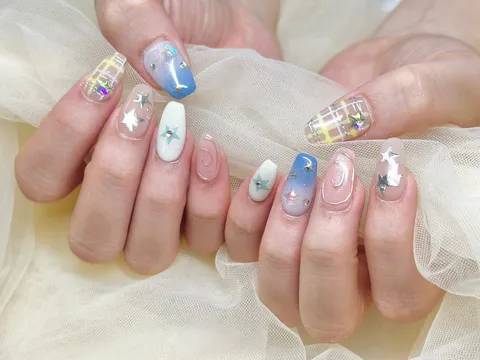 ベージュ×ブルーのニュアンスチェック｜チェック、ニュアンス、ドット、ベージュ、ブルー、ホワイト、可愛い、上品・大人