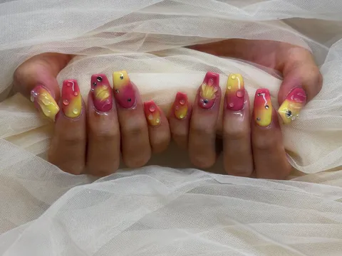 イエロー×ピンクのマーブル｜マーブル、イエロー、ピンク、ボルドー、可愛い、華やか・派手