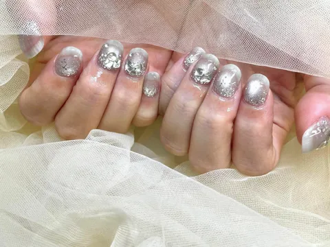 クリアのグリッターネイル｜ラメ・グリッター、シルバー、クリア、上品・大人