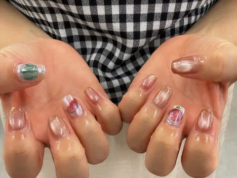 ピンクベージュのグラデーション×ラメ｜グラデーション、ラメ・グリッター、ベージュ、ピンク、上品・大人、シンプル