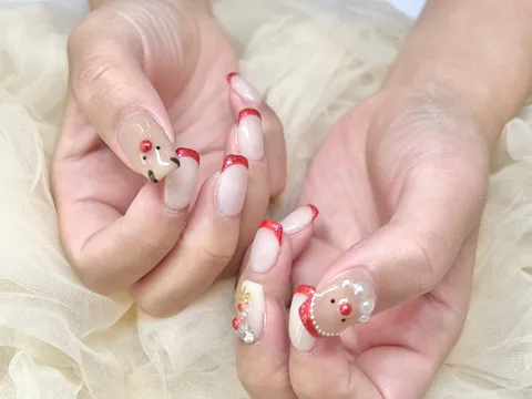 ホワイト×レッドのクリスマスアート｜フレンチ、ビジュー・ストーン、アート・イラスト、ホワイト、レッド、上品・大人