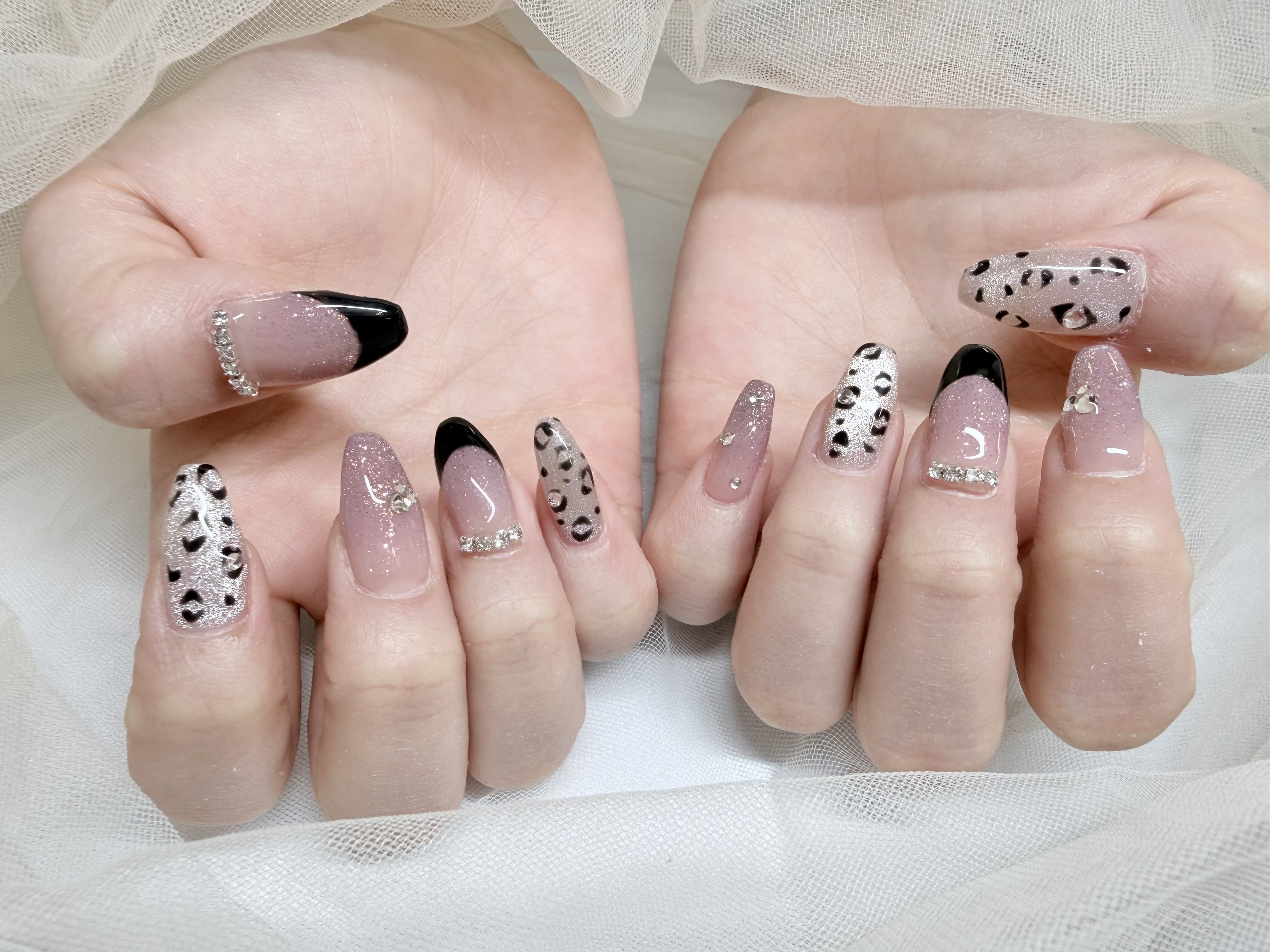 マグネットネイルとフラッシュネイルの基本的な違いのイメージ