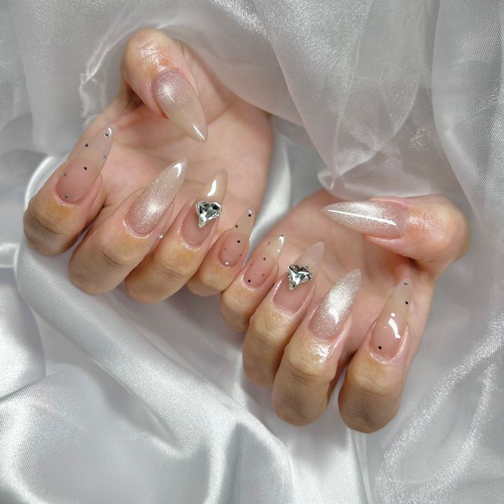 オフィス向け定額メニューで実現する上品ネイルのイメージ