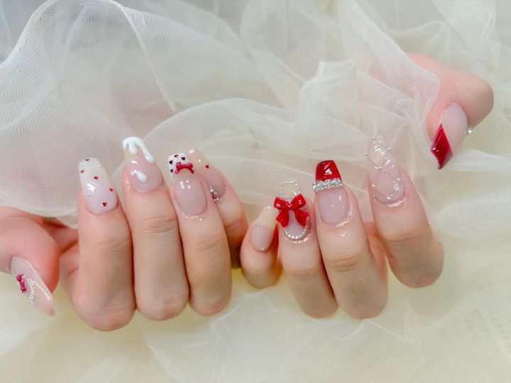 パーソナルカラー別・似合う春ネイルの色選びガイドのイメージ