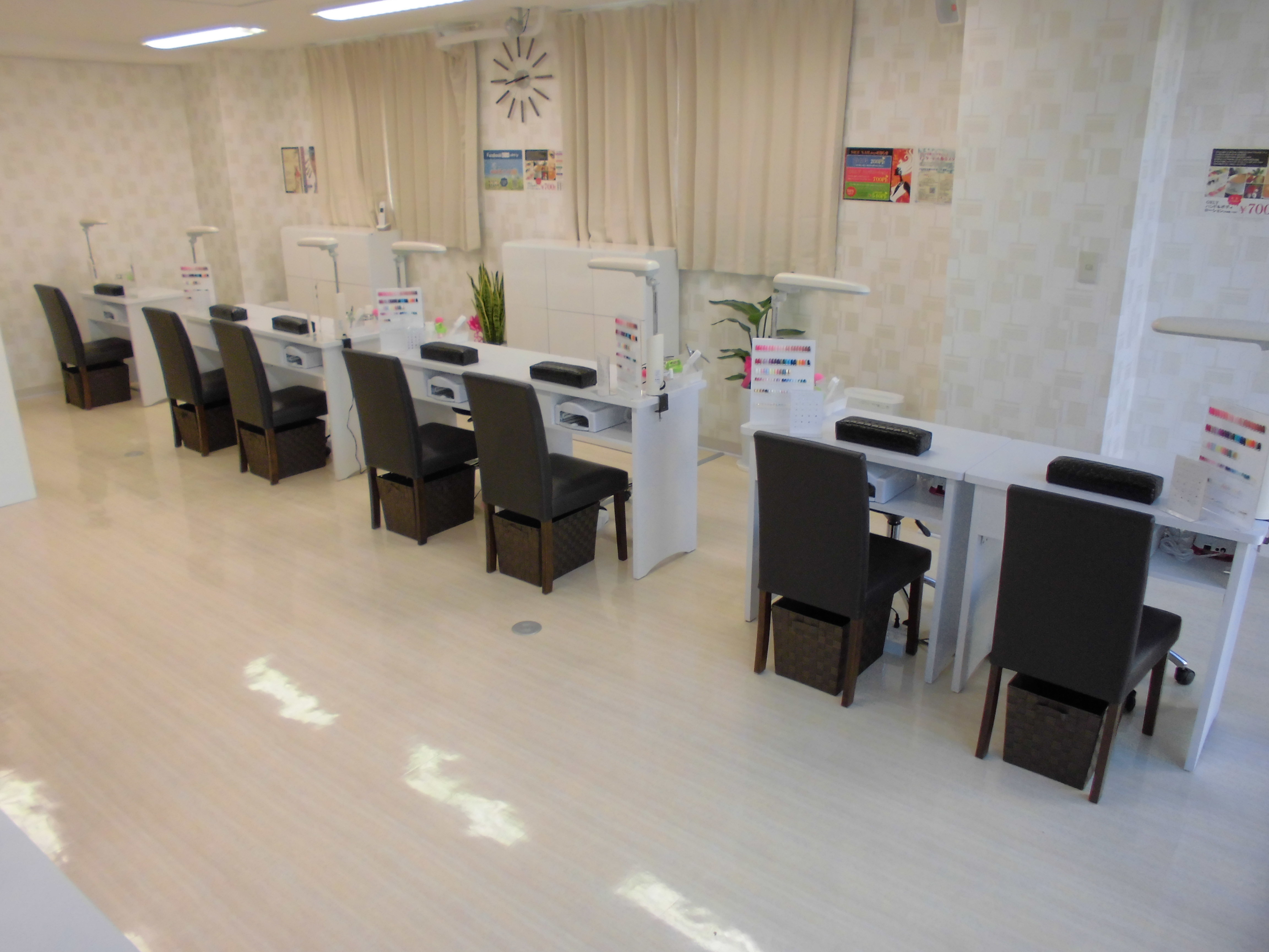 NICENAIL 山科駅前店 内観1