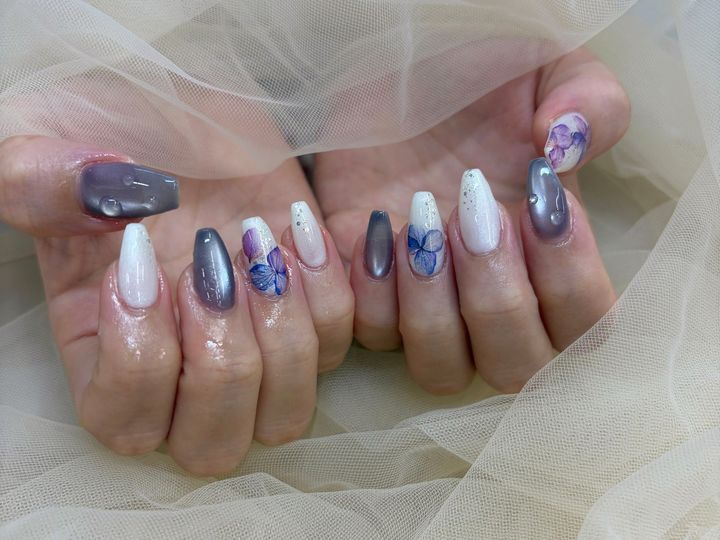 NICENAILのお客様施術 クリアホワイトのパープルフラワー